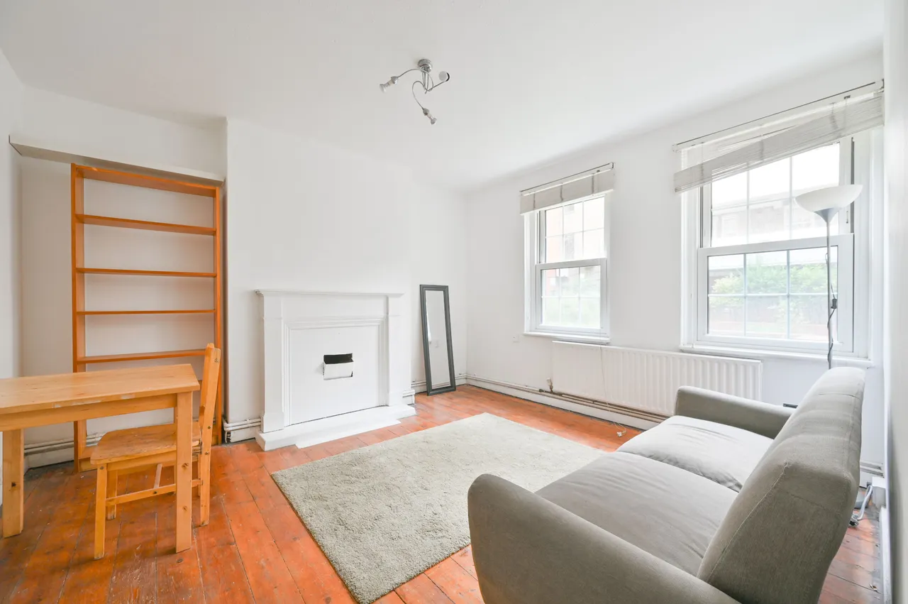 2 bed flat to rent — 159 Faunce House, Doddington Grove, London