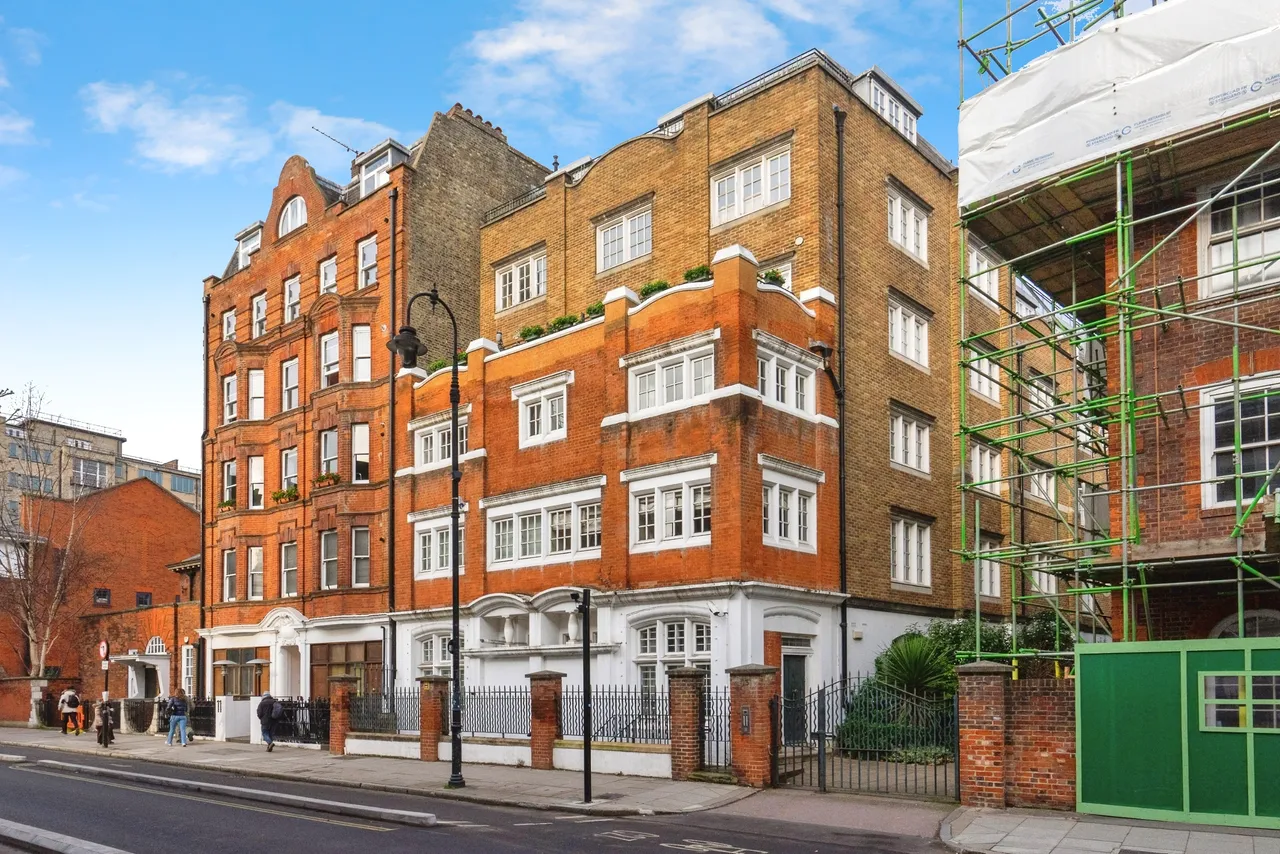2 bed flat for sale, Tavistock Place, London, WC1H