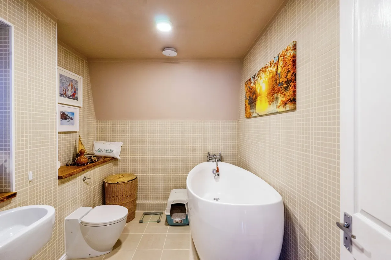 Tavistock Place, London, WC1H, photo 12