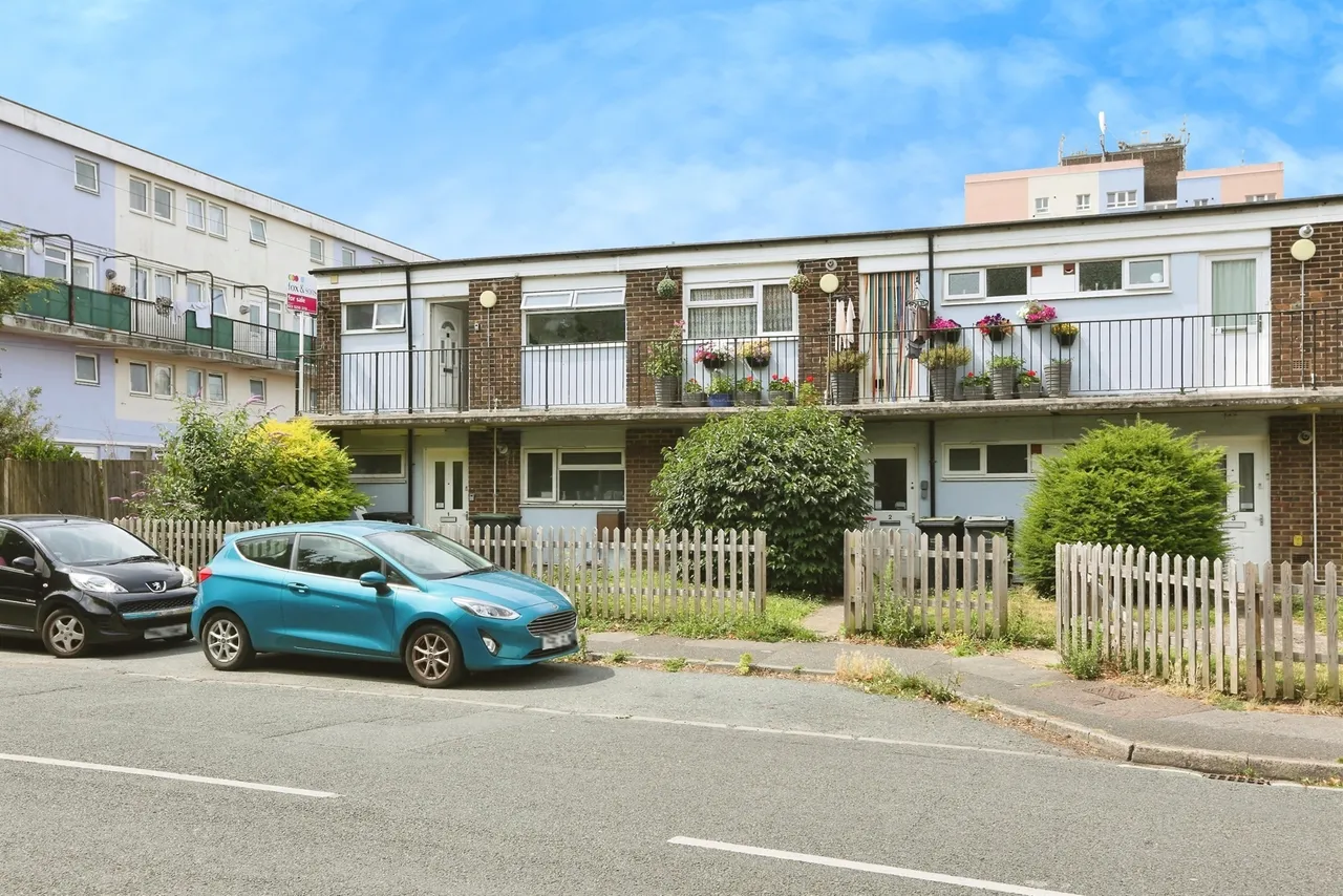 2 bed flat for sale — Mill Lane, Gosport