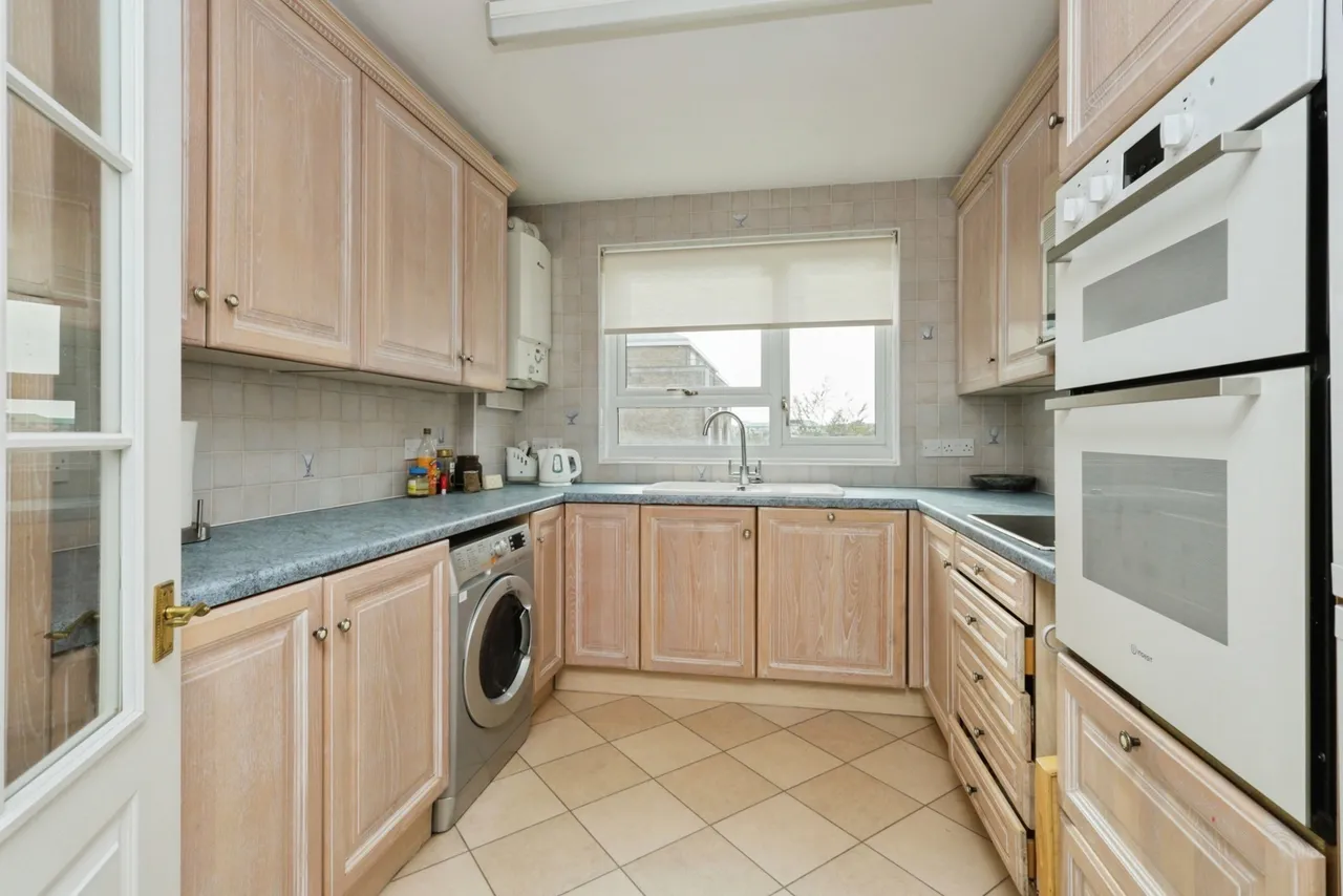 Compton Place Road, Eastbourne, BN21, photo 16