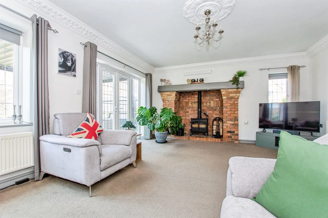 Crown Lodge, Holbeach, SPALDING, photo 2