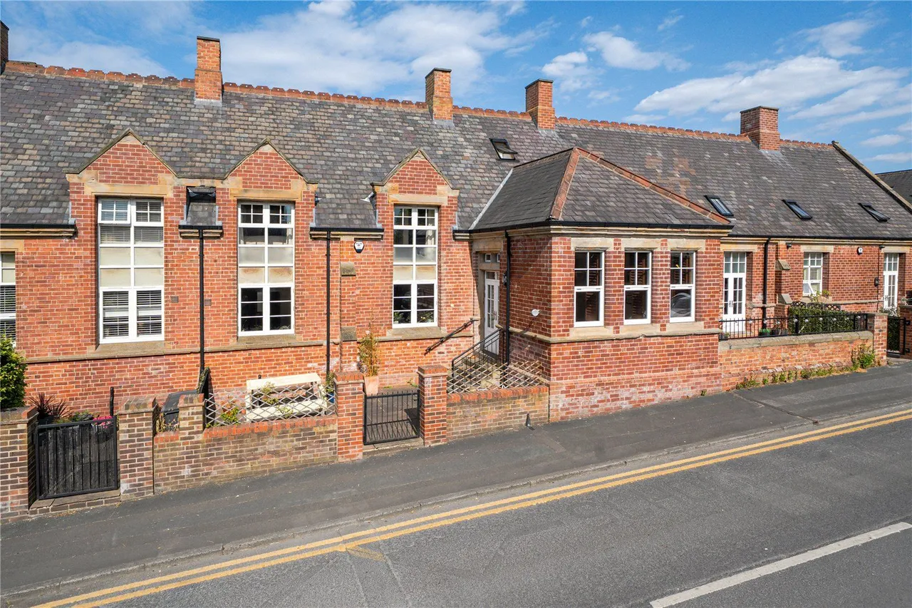 3 bed house for sale, Carlton Green, Rothwell, LS26