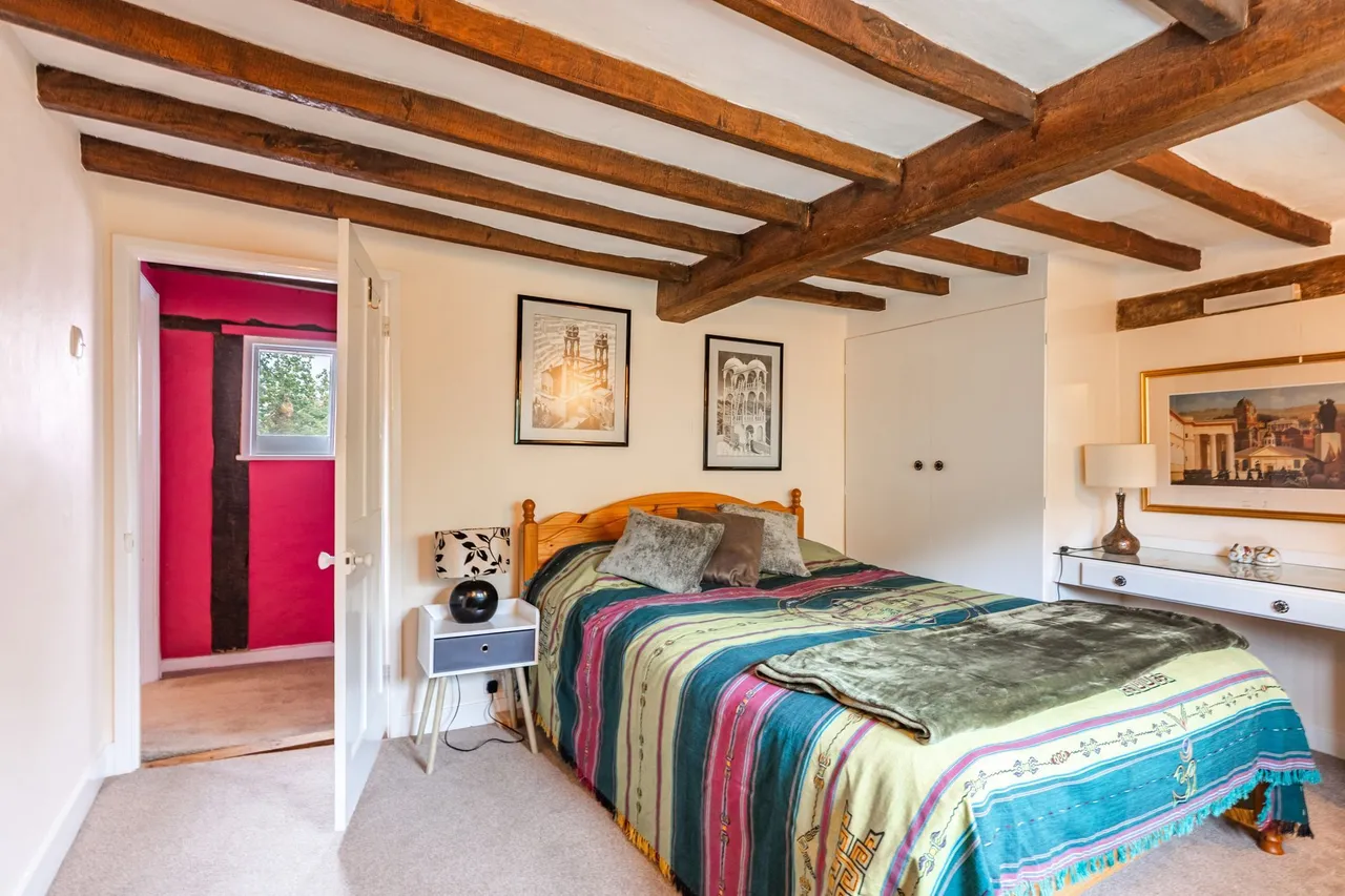 Grade II Listed Farmhouse Brimming wi, photo 10