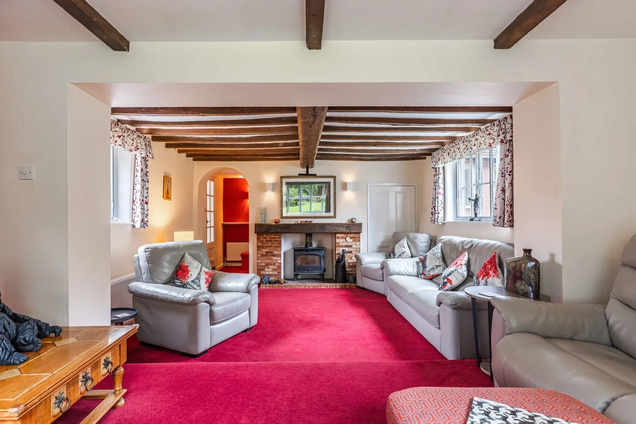 Grade II Listed Farmhouse Brimming wi, photo 8