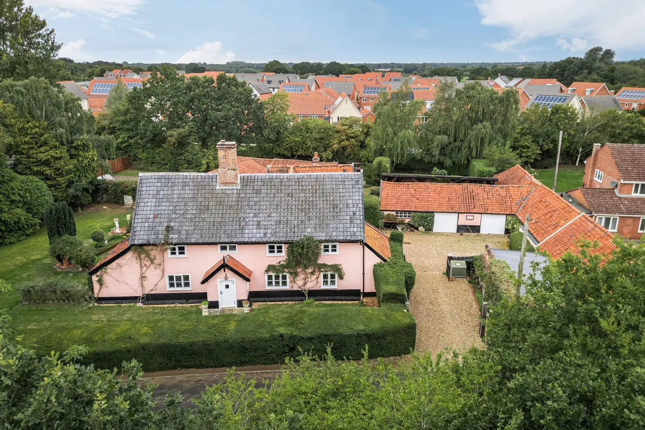 Grade II Listed Farmhouse Brimming wi, photo 22