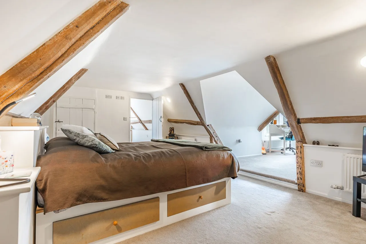 Grade II Listed Farmhouse Brimming wi, photo 11