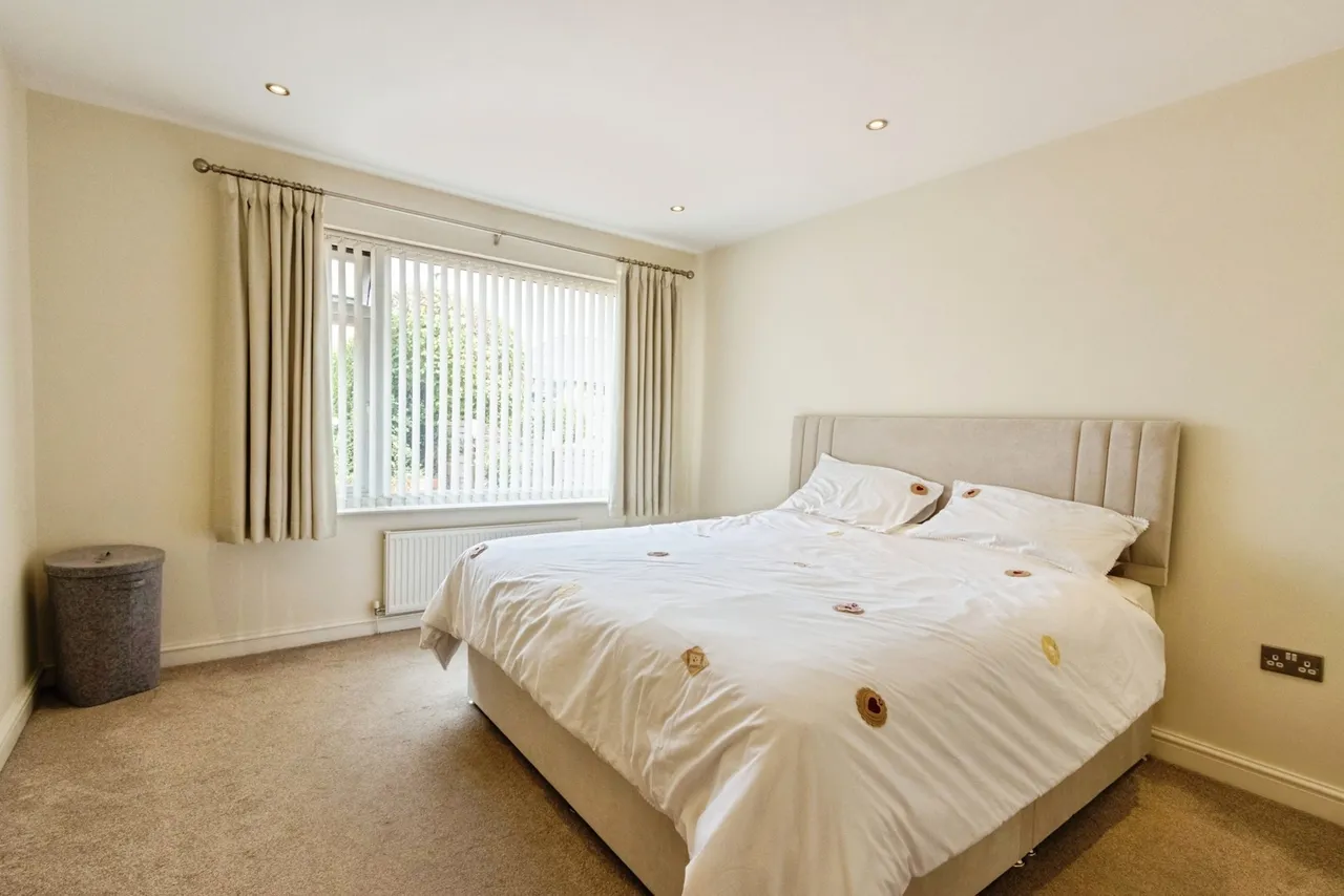 Howard Crescent, Durkar, Wakefield, West Yorkshire, WF4, photo 15