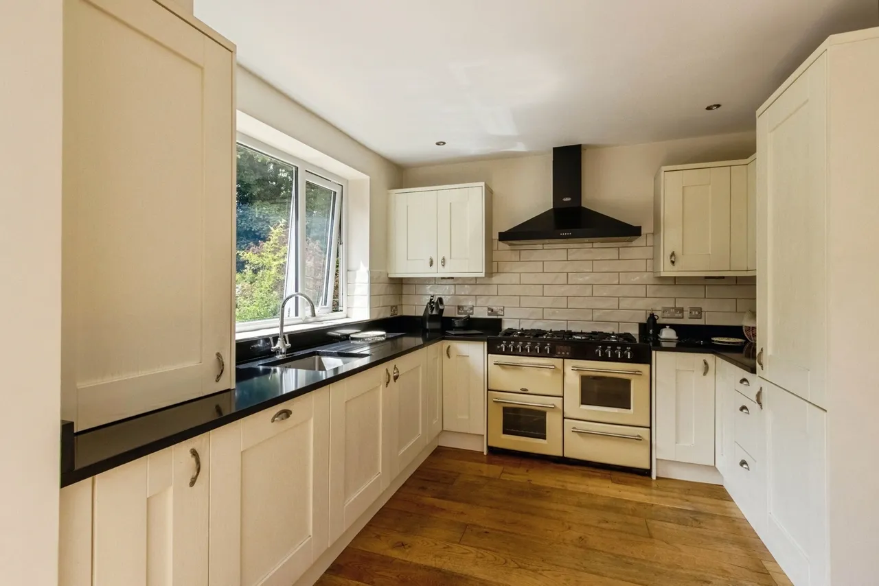 Howard Crescent, Durkar, Wakefield, West Yorkshire, WF4, photo 13