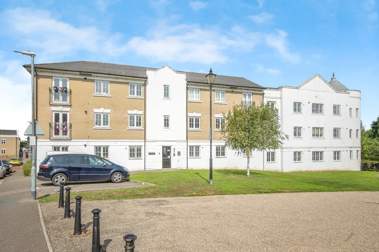 2 bed flat for sale — George Williams Way, Colchester, Essex, CO1