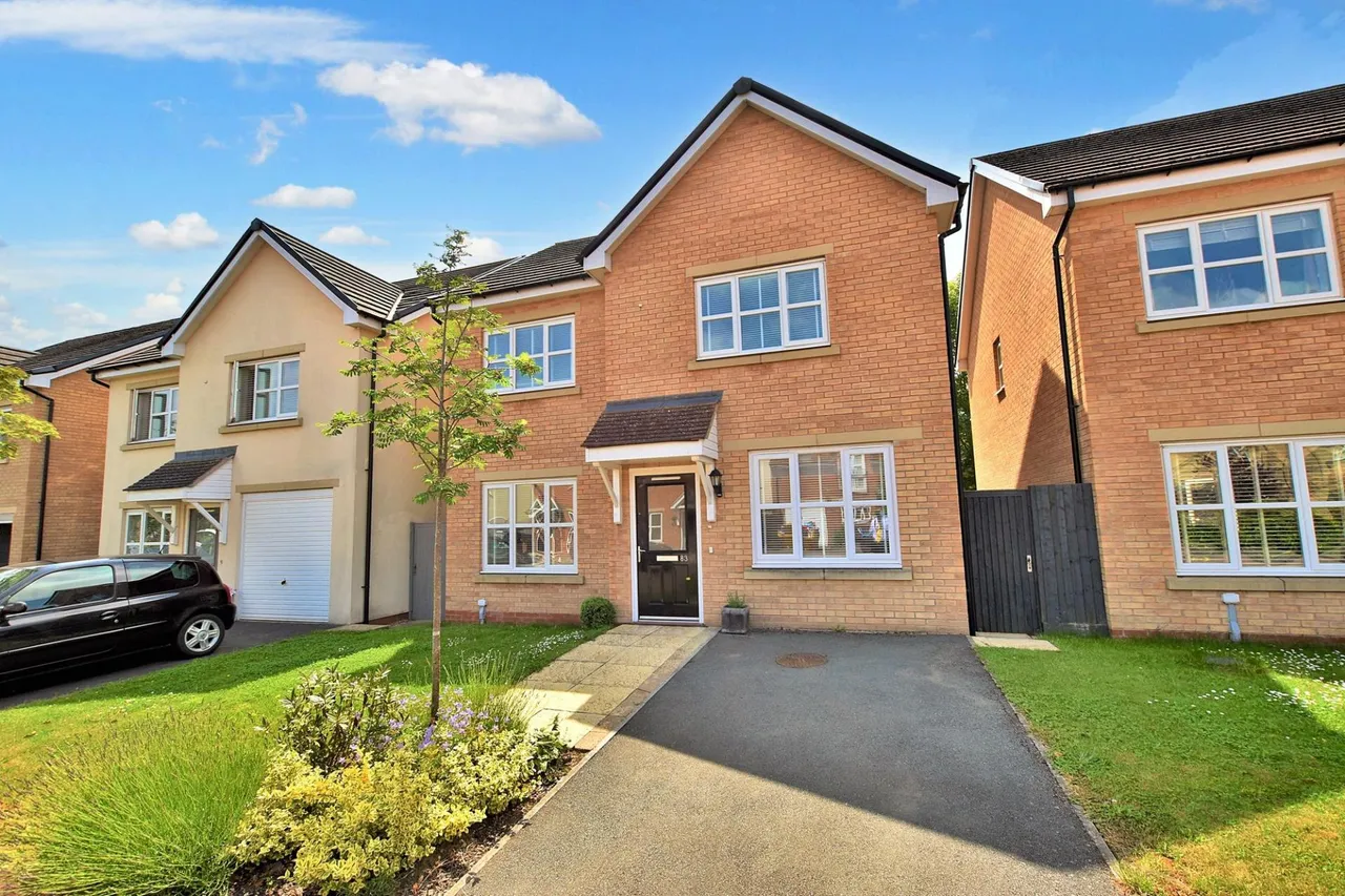 4 bed house to rent, Banks Crescent, Stamford, PE9
