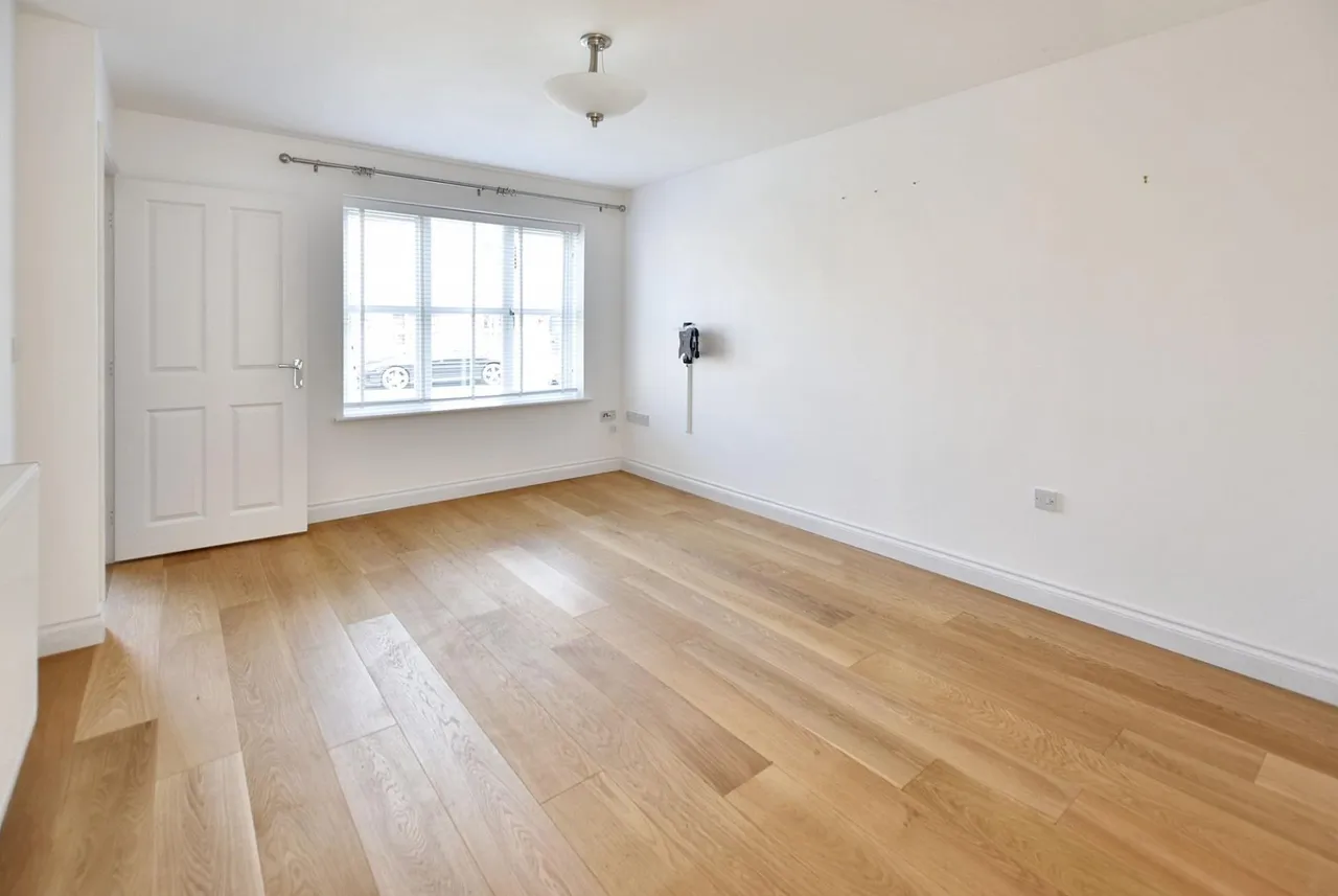 Banks Crescent, Stamford, PE9, photo 3