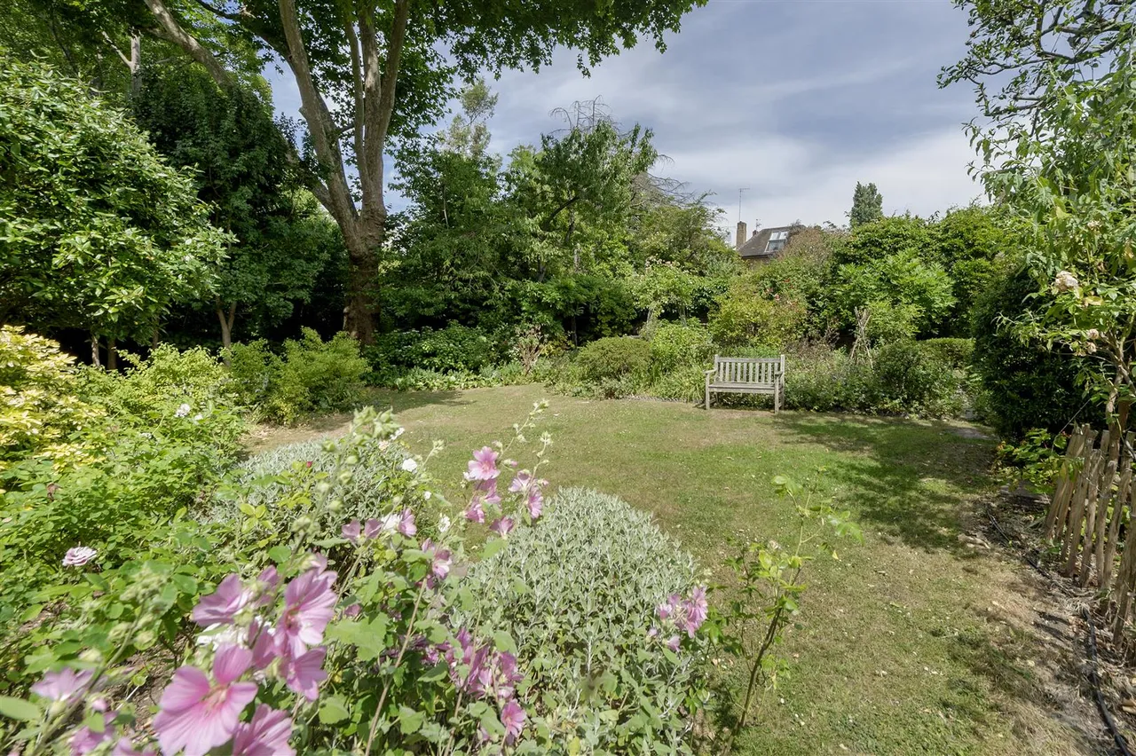 Greville Place, St John's Wood NW6, London, NW6 5JP, photo 3