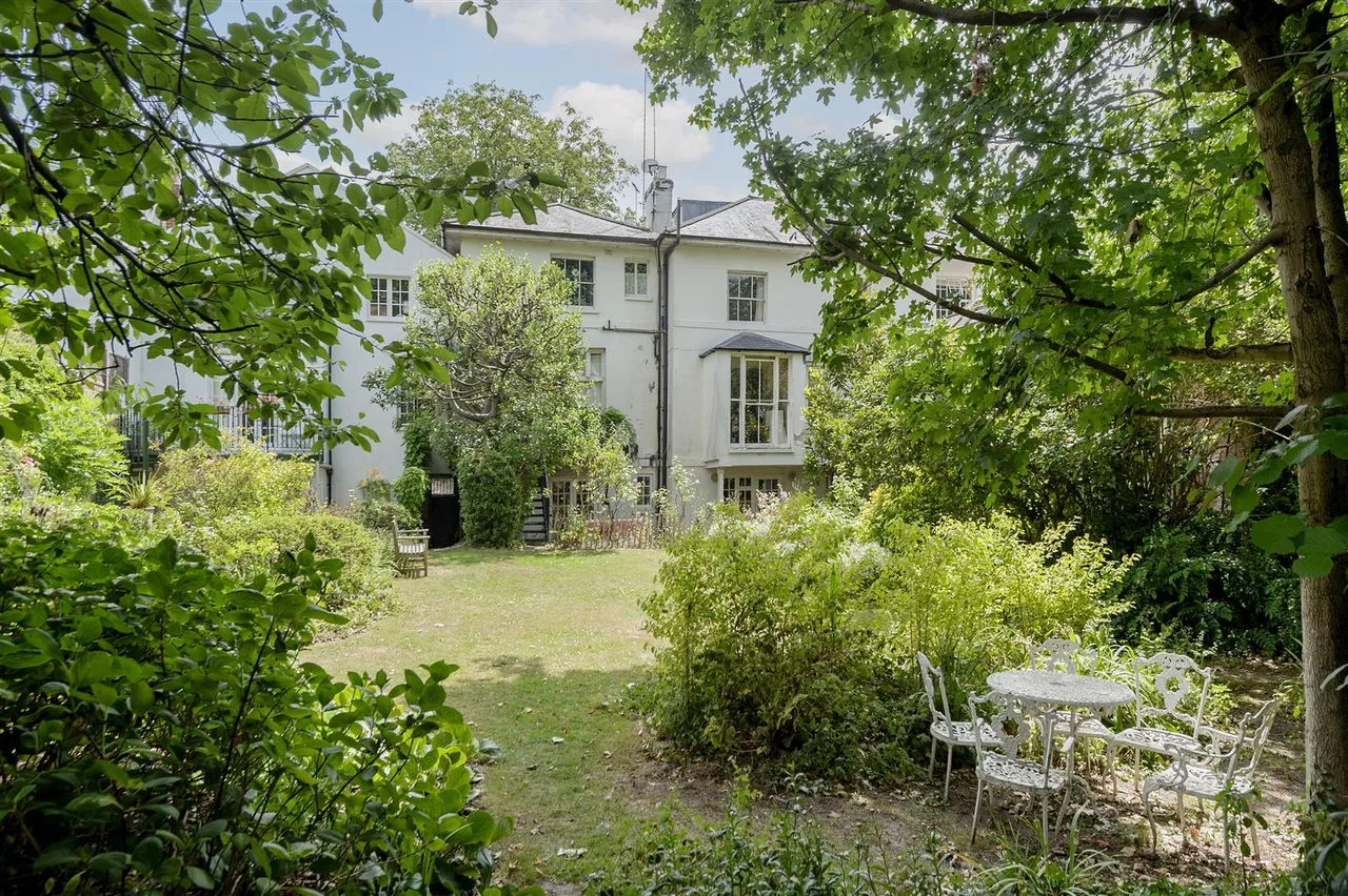 Greville Place, St John's Wood NW6, London, NW6 5JP, photo 2
