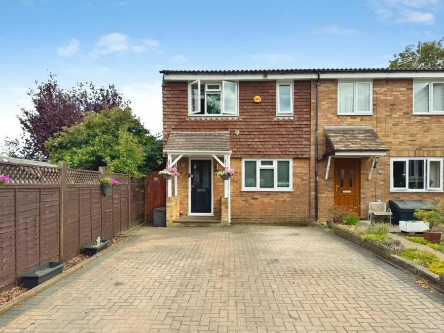 3 bed house for sale, Hillview, Saunderton, HP14
