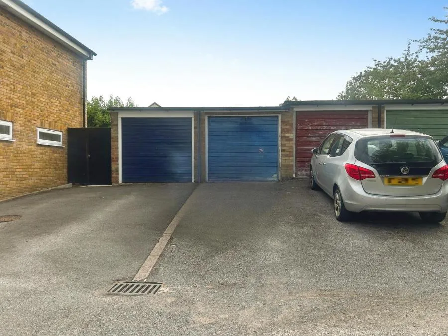 Hillview, Saunderton, HP14, photo 14