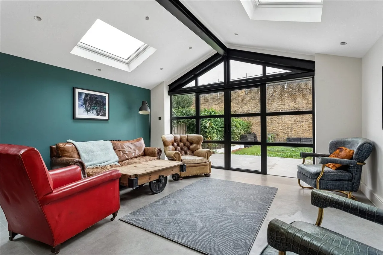 Undine Street London Sw17, photo 8