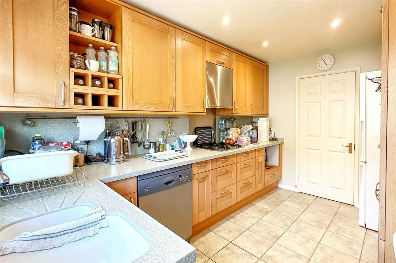 Rustington, BN16, photo 4
