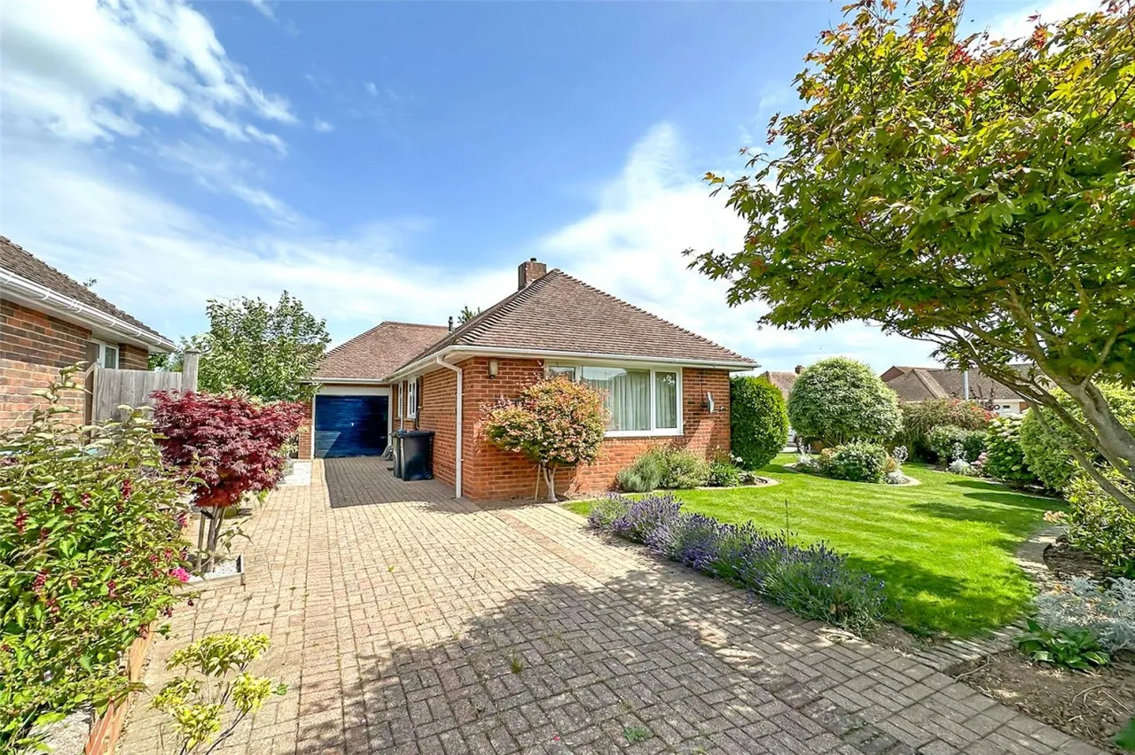 2 bed house for sale, Rustington, BN16