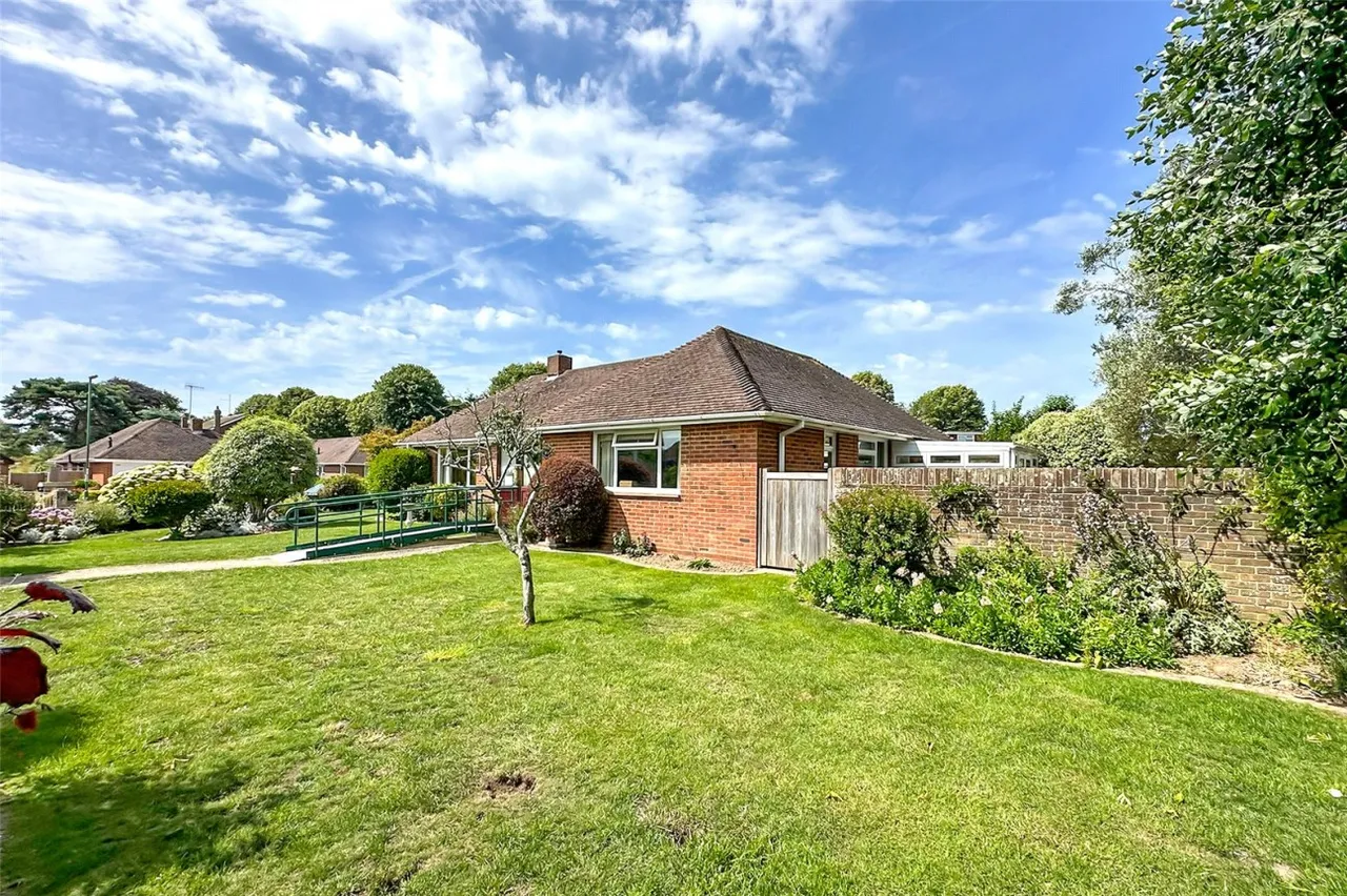 Rustington, BN16, photo 16