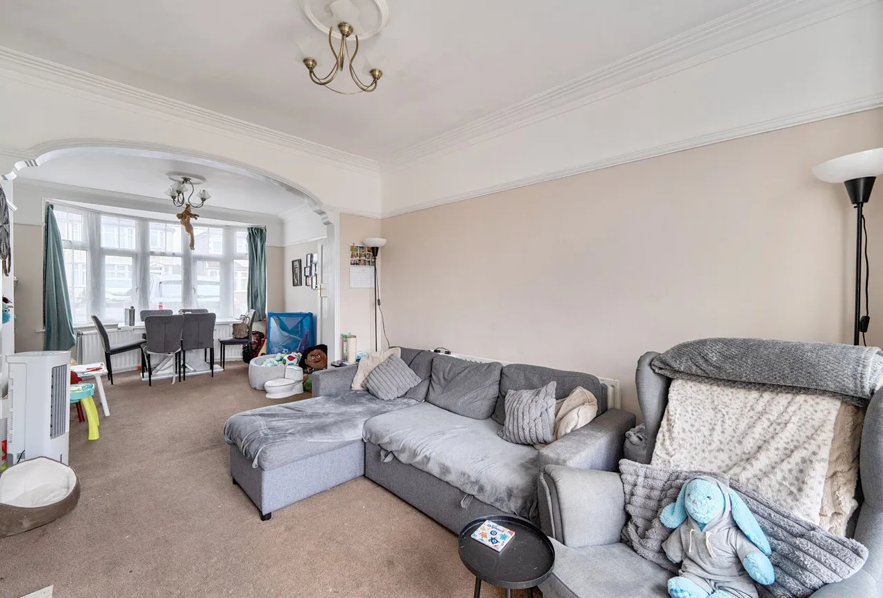 Molesey Drive, Cheam, SM3 9UU, photo 2