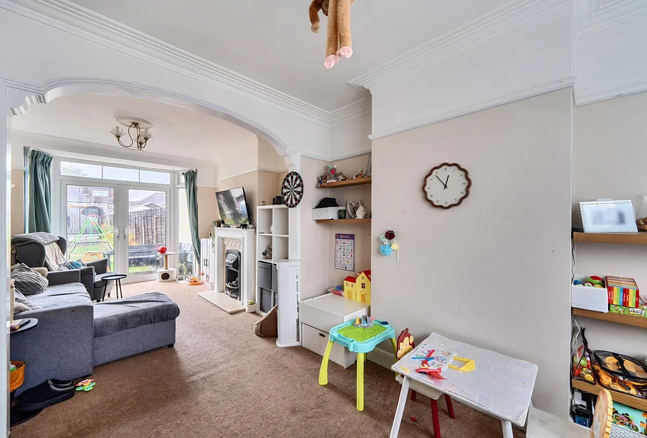 Molesey Drive, Cheam, SM3 9UU, photo 3