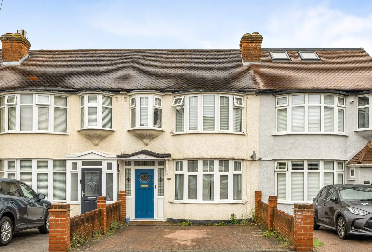 3 bed house for sale — Molesey Drive, Cheam, SM3 9UU