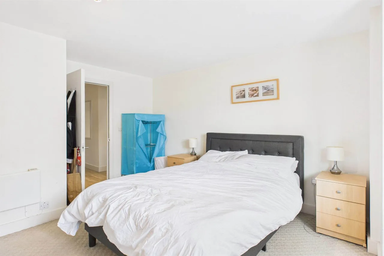 31 Chapter Way, Colliers Wood , London, SW19 2RP, photo 9