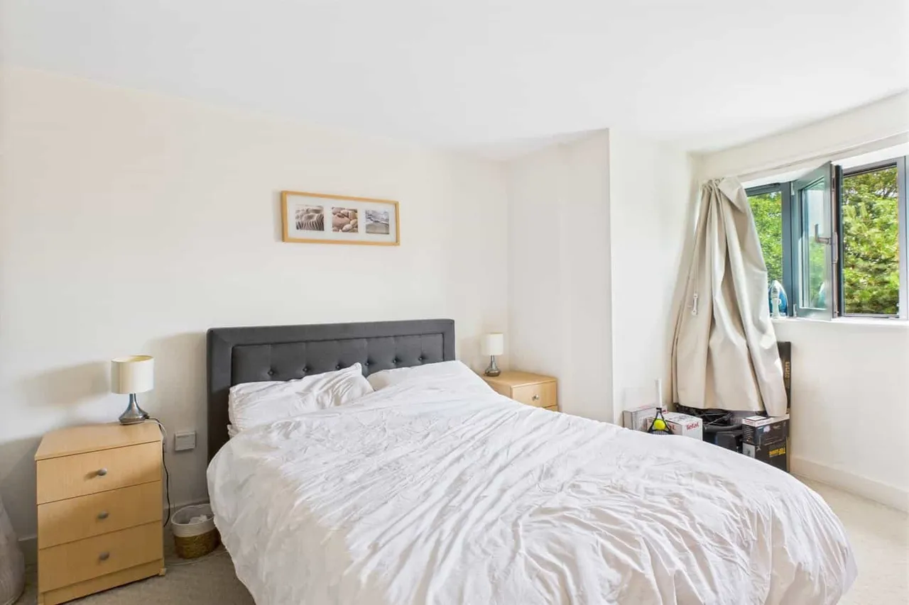 31 Chapter Way, Colliers Wood , London, SW19 2RP, photo 6