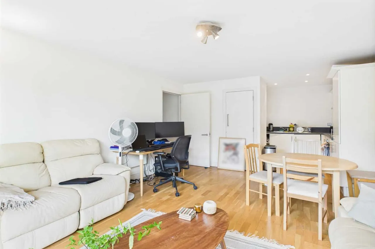 31 Chapter Way, Colliers Wood , London, SW19 2RP, photo 13