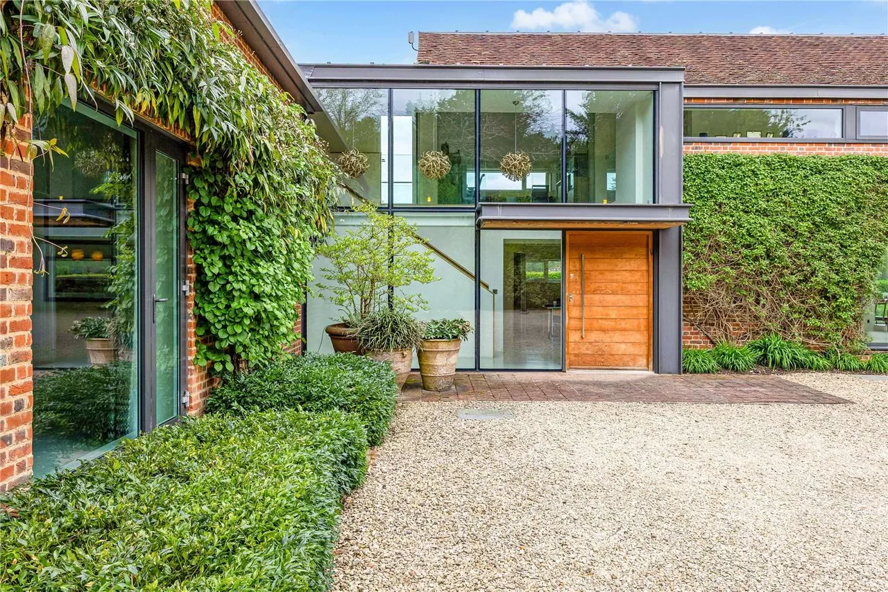 Winter Hill Road, Cookham Dean, Maidenhead, Berkshire, SL6 6PJ, photo 5
