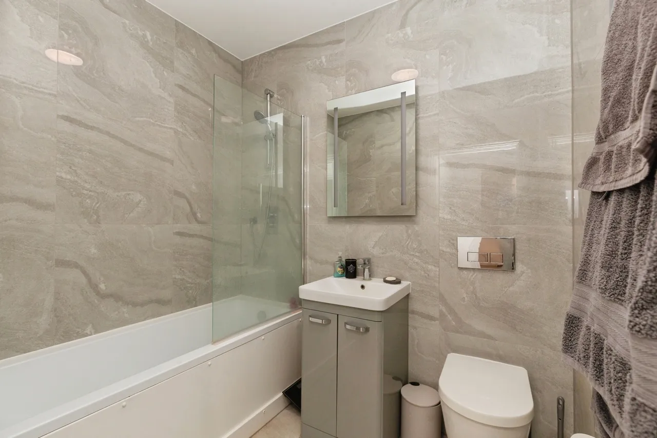 Ward Street, AYLESBURY, Buckinghamshire, HP22, photo 9