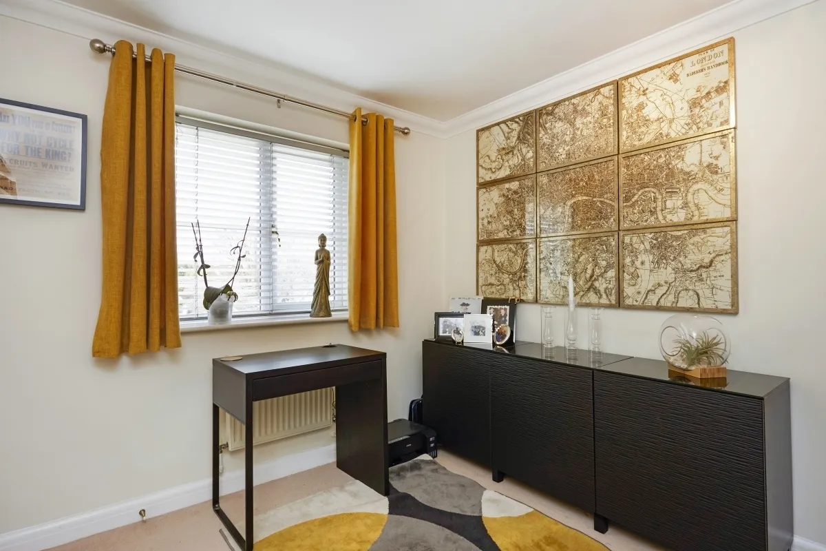 Woodlands Gardens, Epsom KT18, photo 8