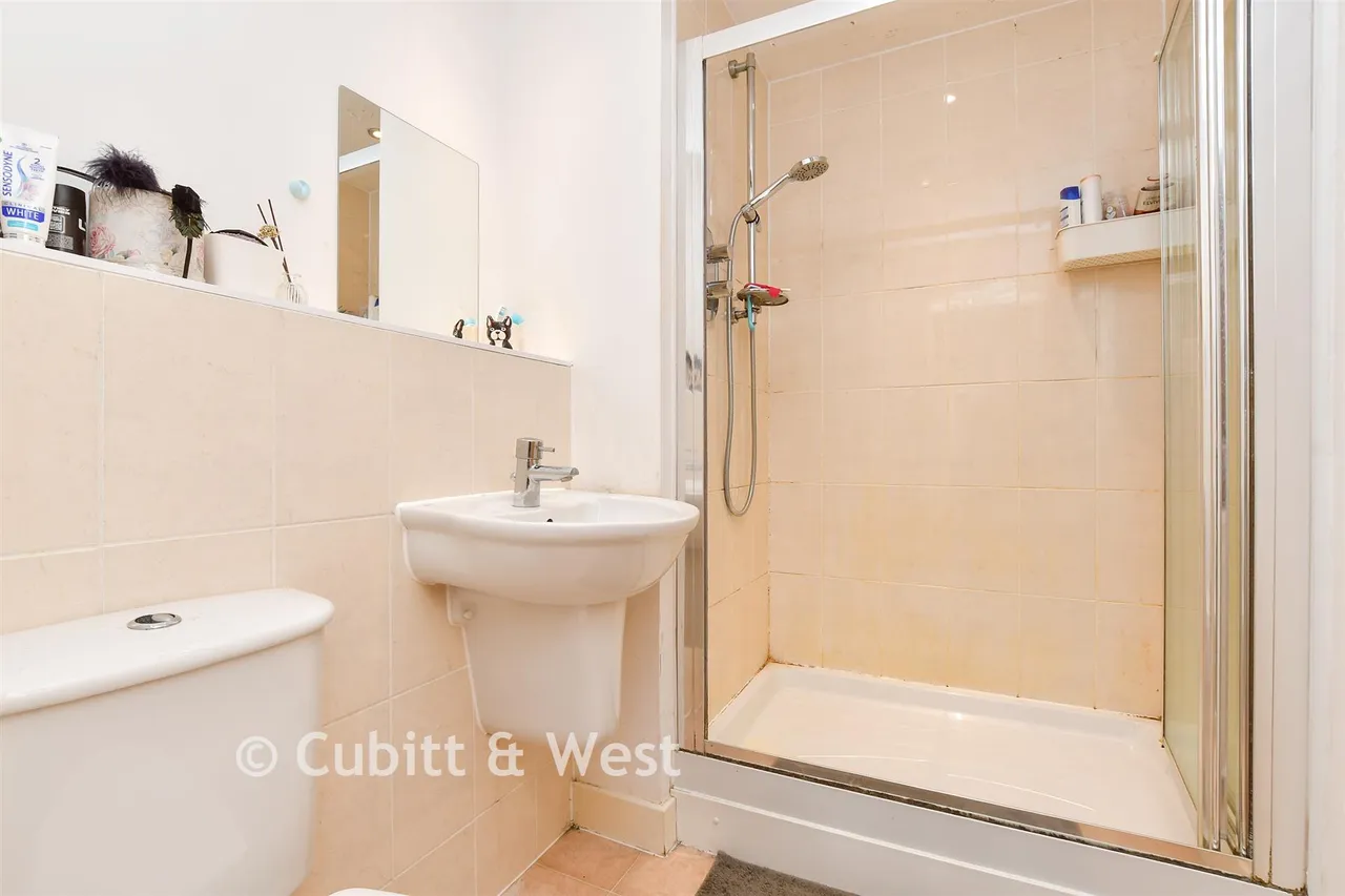 Canalside, Redhill, RH1, photo 10