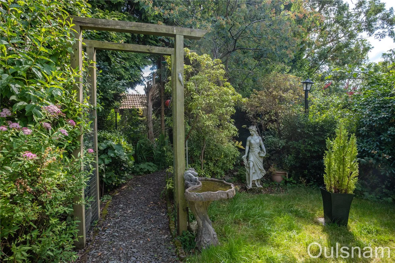 Holly Road, Bromsgrove, Worcestershire, B61 8LJ, photo 17