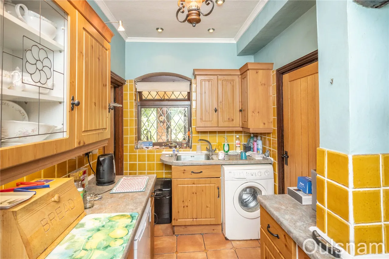 Holly Road, Bromsgrove, Worcestershire, B61 8LJ, photo 7