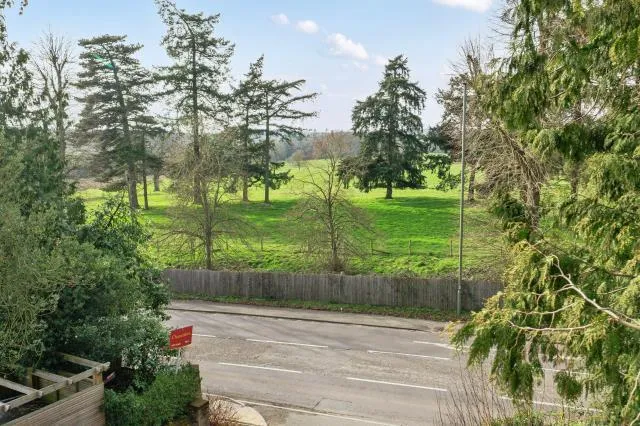 Cricketers Close, Bagshot, GU19, photo 18