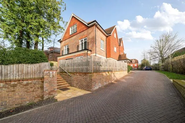 Cricketers Close, Bagshot, GU19, photo 23