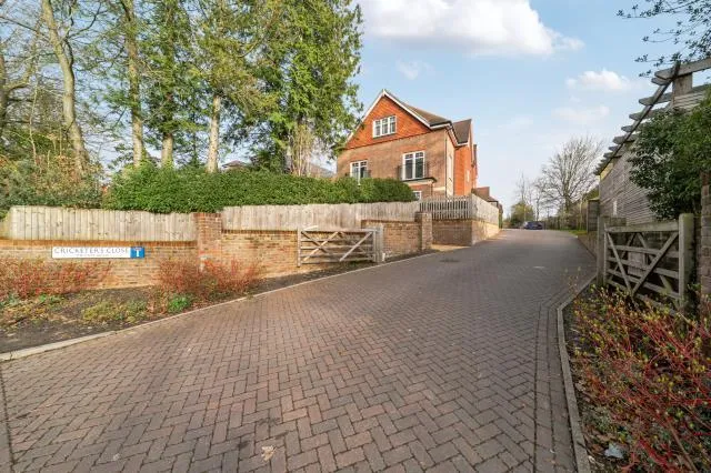 Cricketers Close, Bagshot, GU19, photo 21