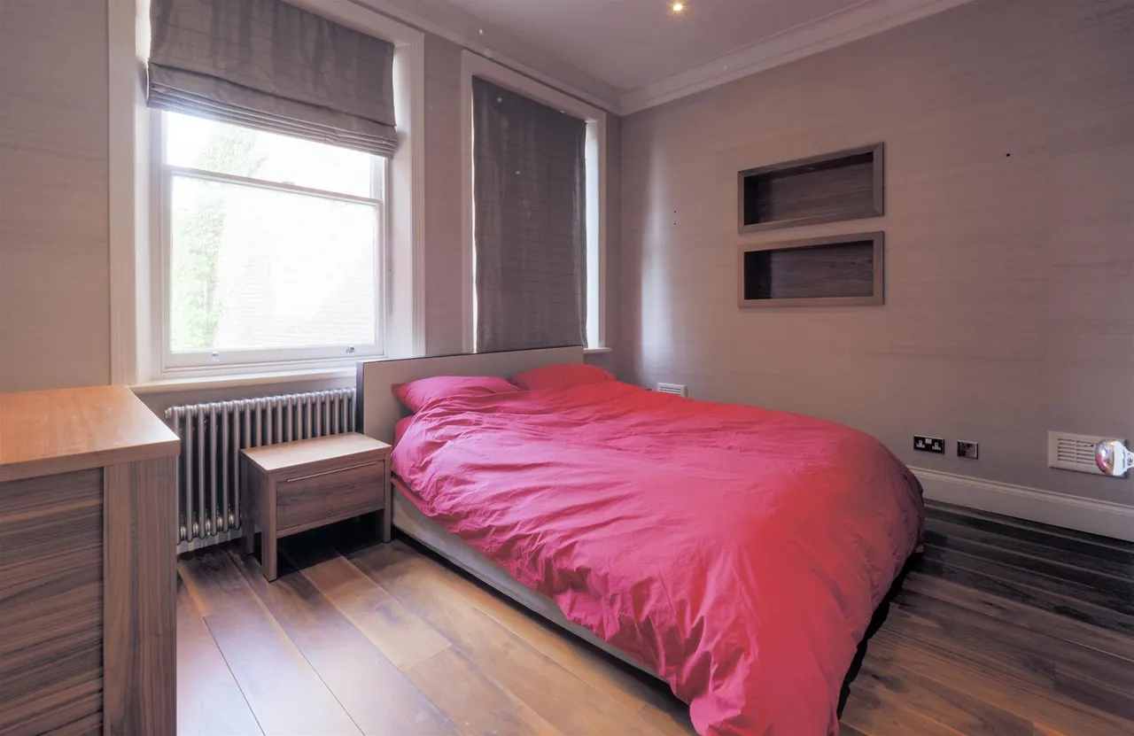 Crediton Hill, London NW6 1HT, photo 5
