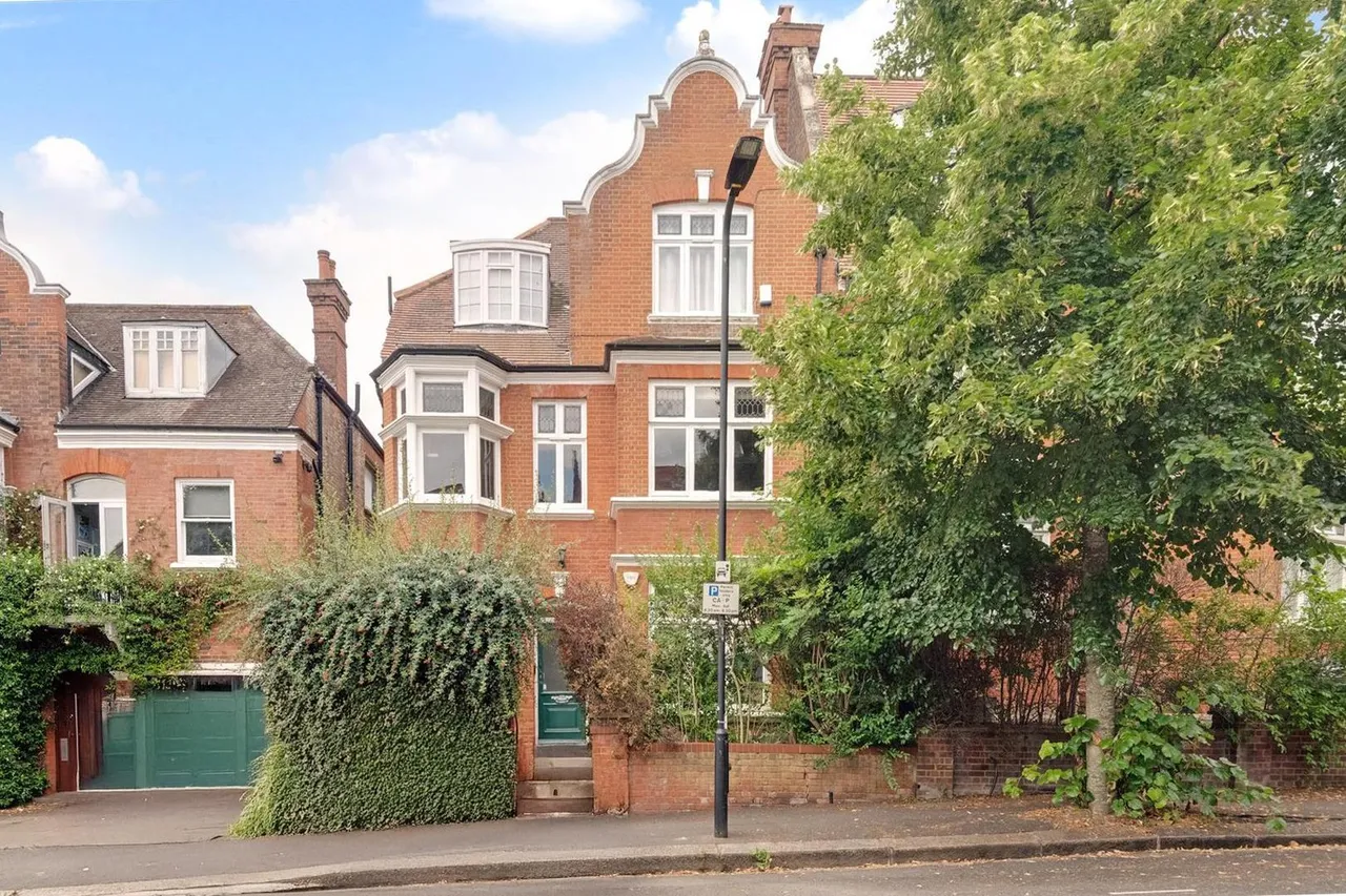 Crediton Hill, London NW6 1HT, photo 12