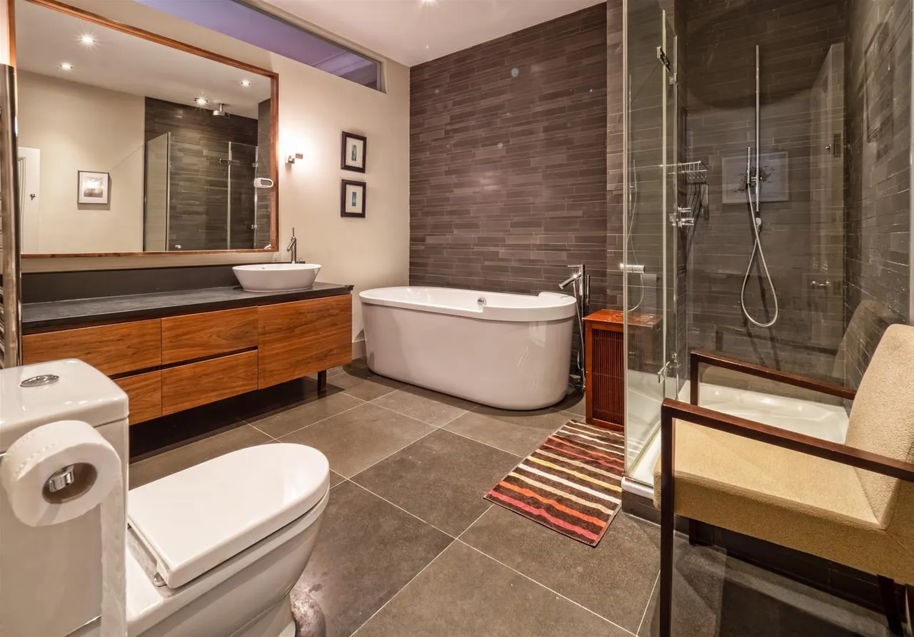 Crediton Hill, London NW6 1HT, photo 3