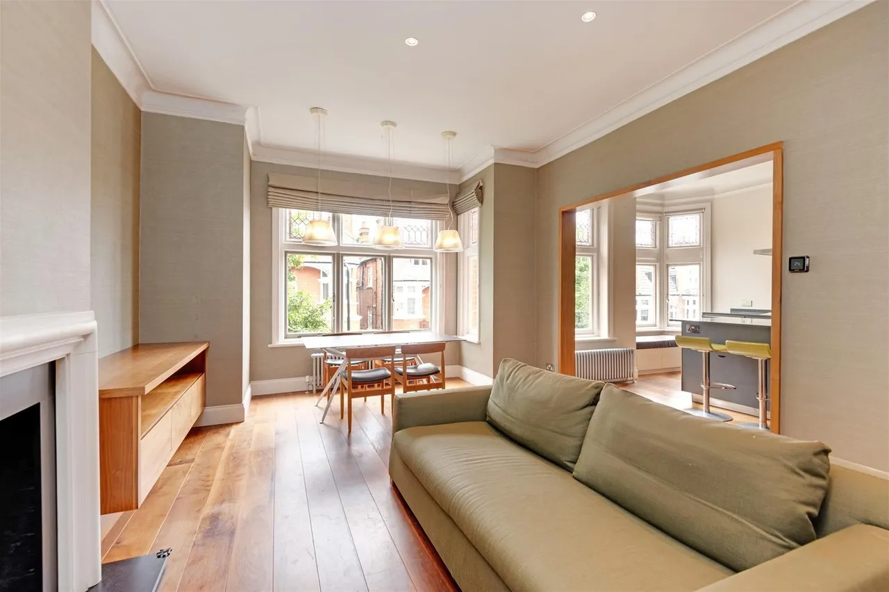 3 bed house for sale — Crediton Hill, London NW6 1HT