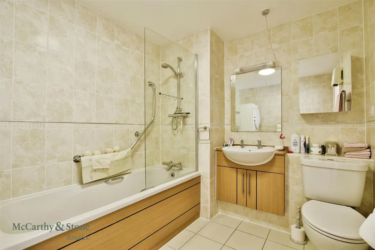 Wilmslow Road, Handforth, SK9, photo 10