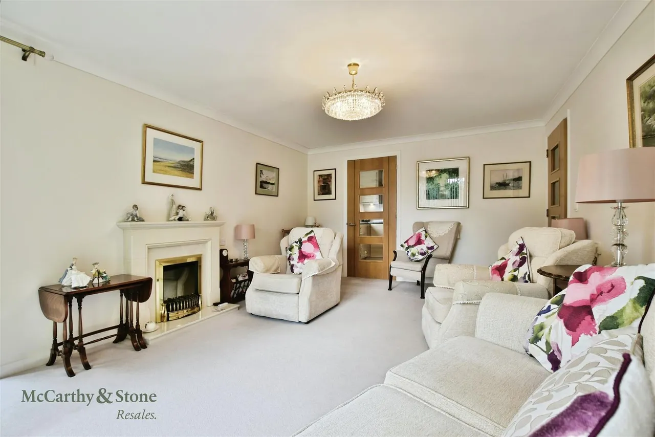 Wilmslow Road, Handforth, SK9, photo 4