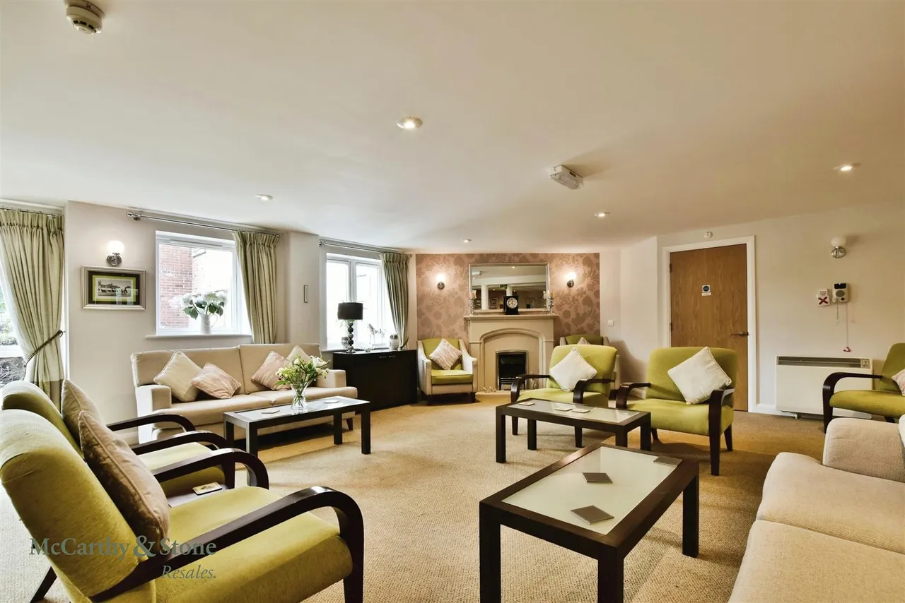 Wilmslow Road, Handforth, SK9, photo 20