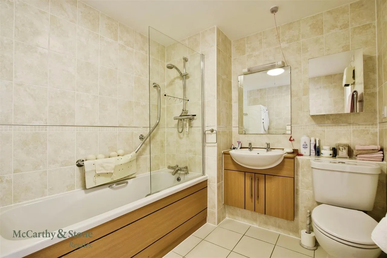 Wilmslow Road, Handforth, SK9, photo 11