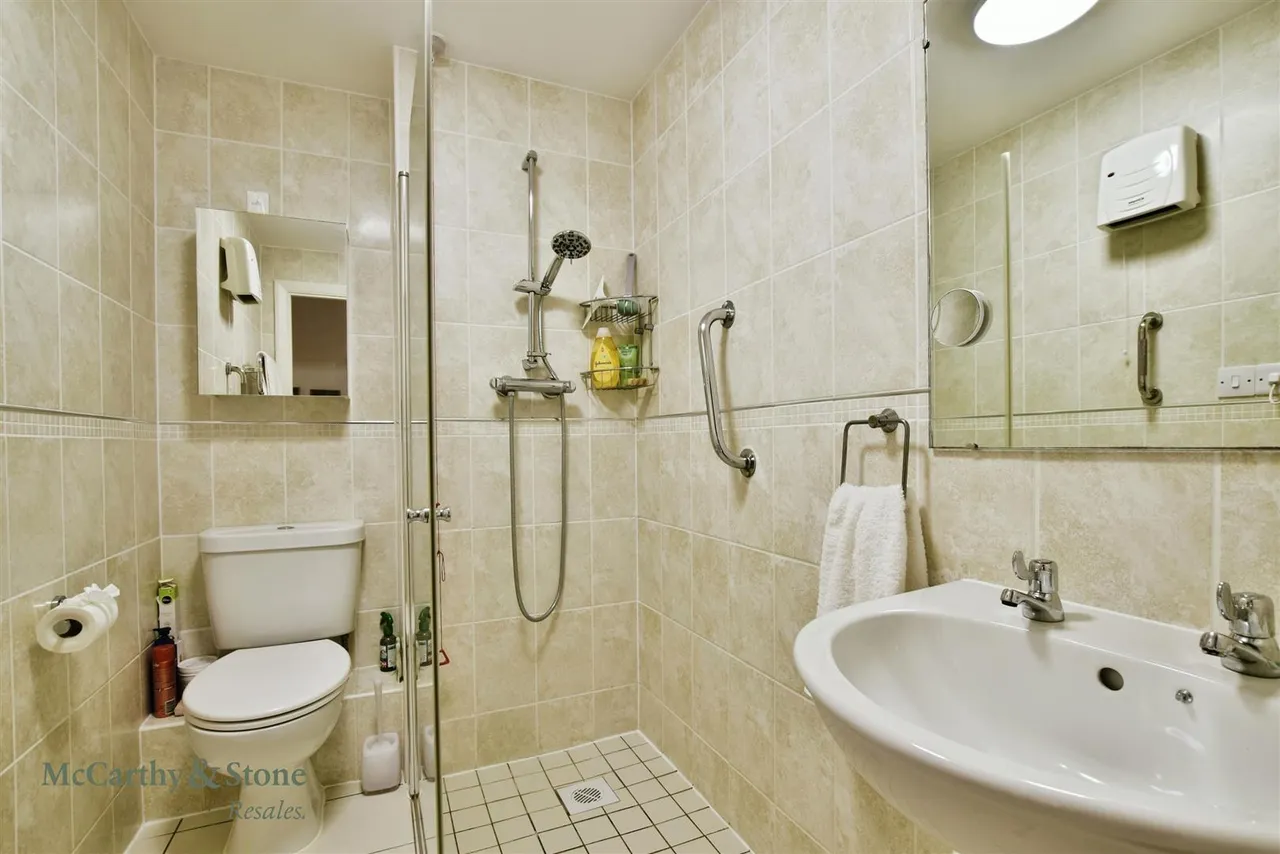 Wilmslow Road, Handforth, SK9, photo 14