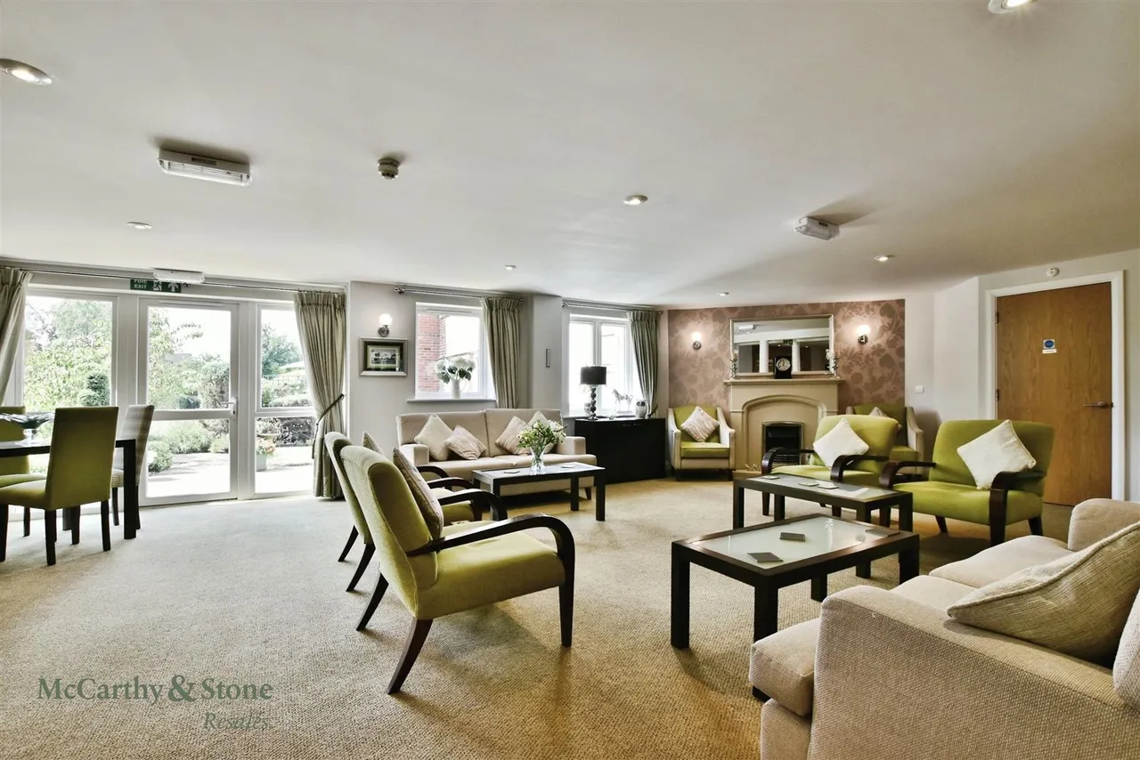 Wilmslow Road, Handforth, SK9, photo 18