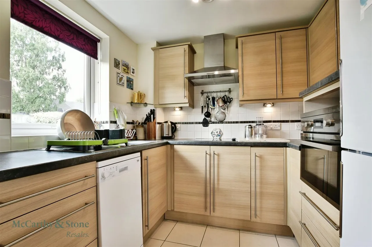 Wilmslow Road, Handforth, SK9, photo 5